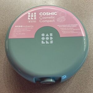 Caboodles Retro Cosmetic Compact in Teal and Pink